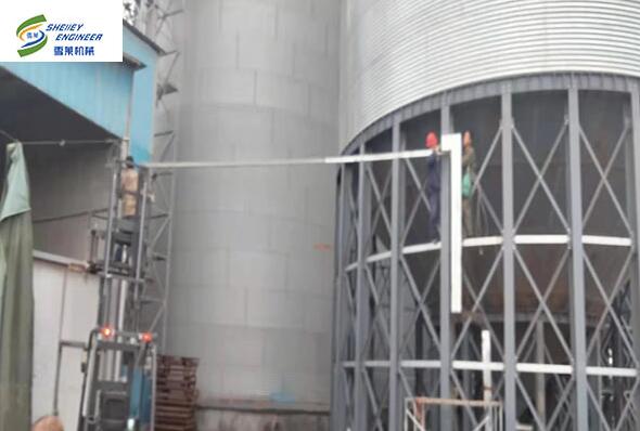 山東煙臺(tái)飼料廠(chǎng)鋼板倉(cāng)項(xiàng)目安裝